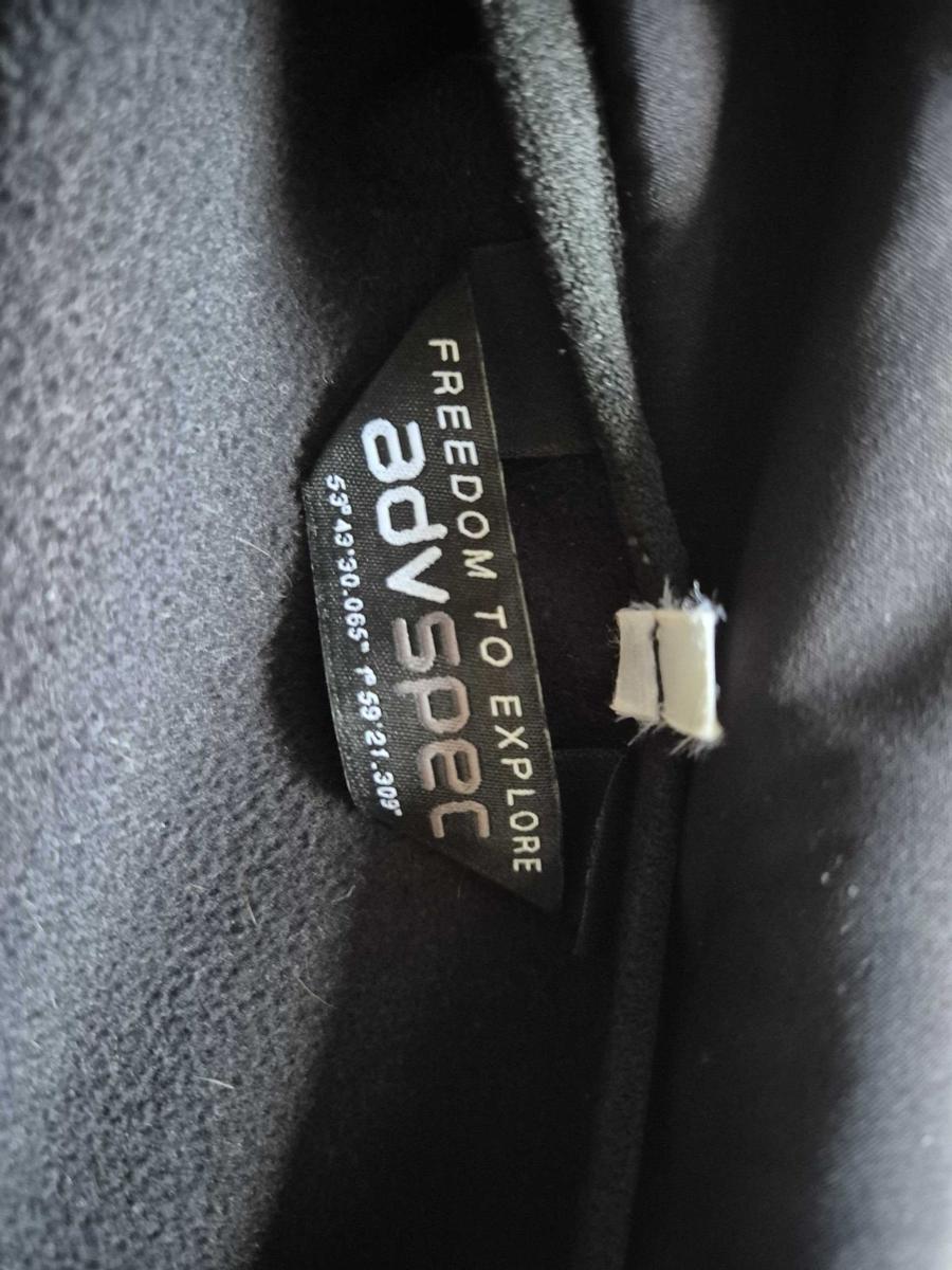 The advspec Freedom to Explore label inside the Linesman jacket